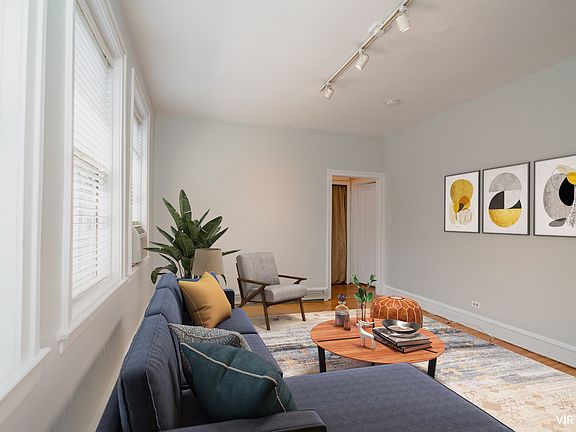 4th image of 636 W Waveland Ave APT 4D