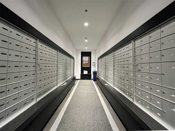 5th image of 318 Richmond St W #2107
