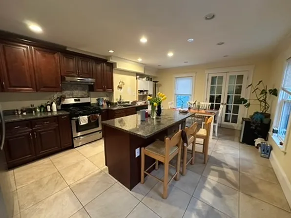 27 Essex St #2, Cambridge, MA 02139