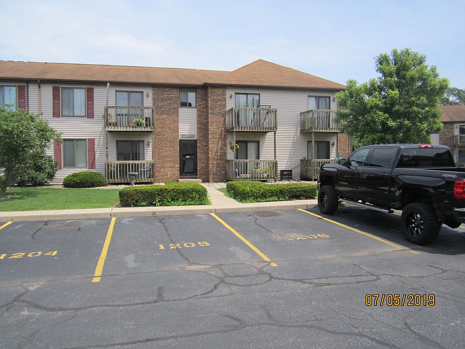 1st image of 1008 Clarinet Blvd E