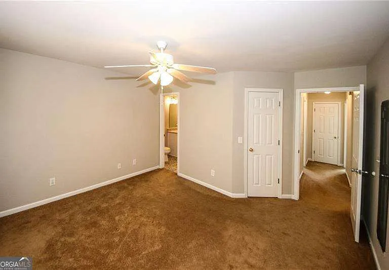 121 Stoneforest Dr — Photo 26