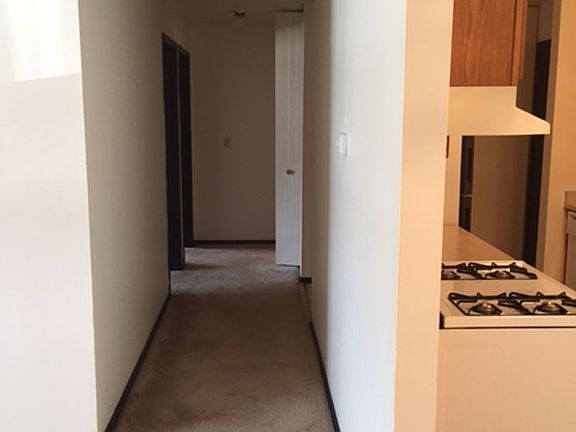 4th image of 1686 Shawano Ave #10