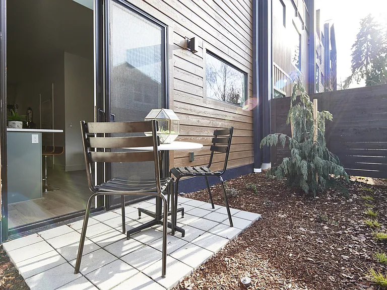 140 NE Sacramento St — Photo 46