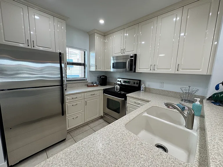 801 River Point Dr #206A — Photo 6