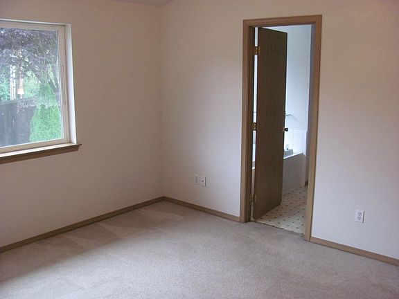 5th image of 1218 30th Avenue Ct SW