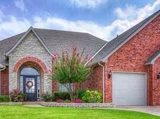 2416 Redrock Dr, Edmond, OK 73003