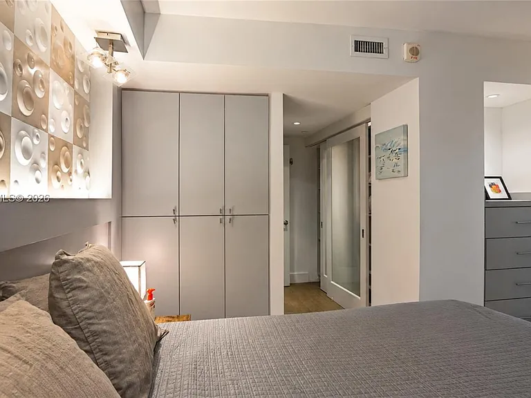 100 Lincoln Rd #533 — Photo 13