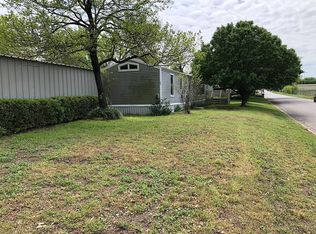 600 E Nelson St, Bowie, TX 76230
