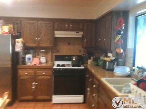 5th image of 9520 Aqueduct Ave