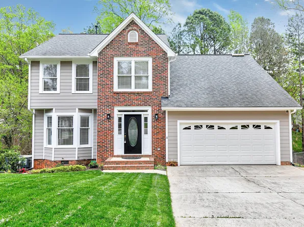 818 Northampton Dr, Cary, NC 27513