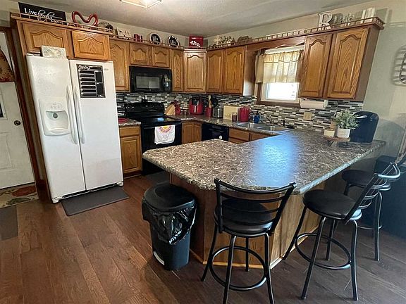 5th image of 1106 Oakwood Dr