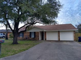 1214 N Ridgefield Cir, College Station, TX 77840
