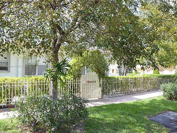 2nd image of 500 Giralda Ave