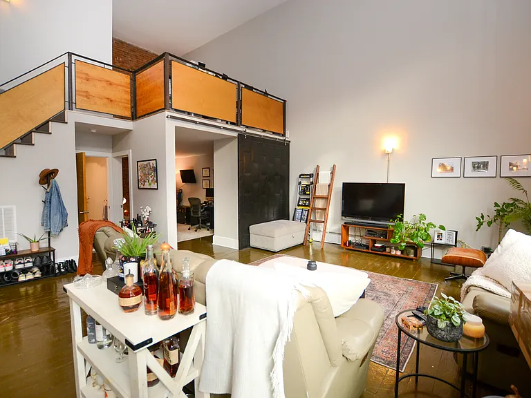 14 W 15th St #1 — Photo 4