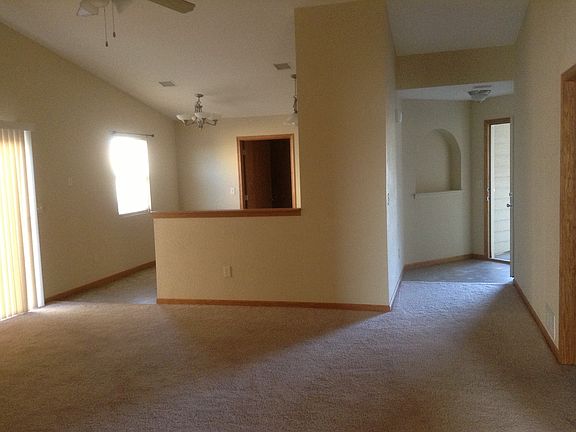 3rd image of 1608 Clover Dr