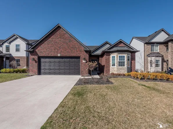 565 Falcon Dr, Dundee, MI 48131