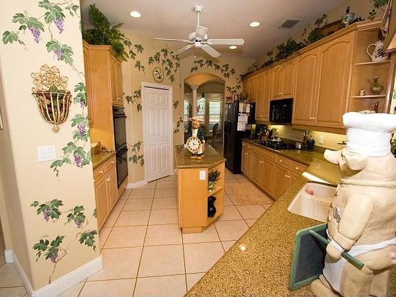 2nd image of 611 Deerhurst Dr