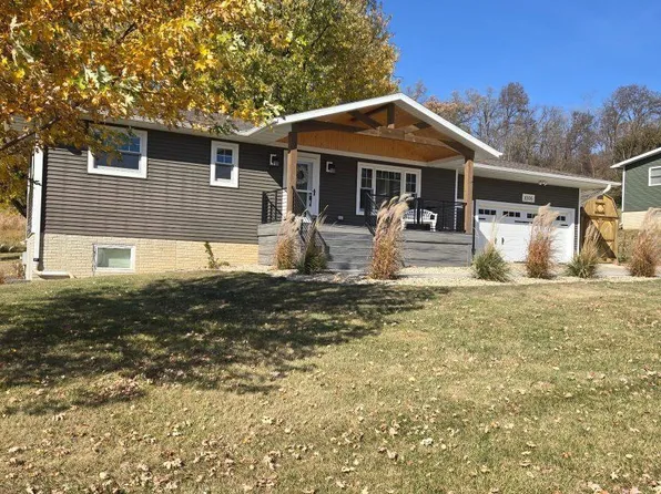 1006 Larrabee St, Clermont, IA 52135