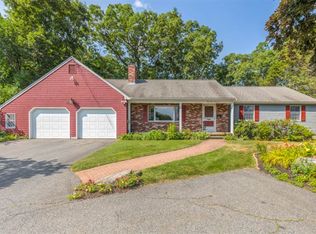 2 Lisa Dr, Woburn, MA 01801