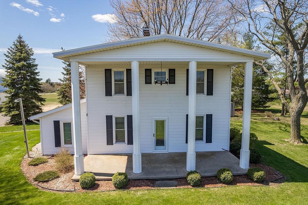 1805 West Pine Street, Baraboo, WI 53913 Zillow