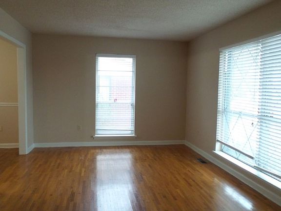 2nd image of 9716 Temple Dr