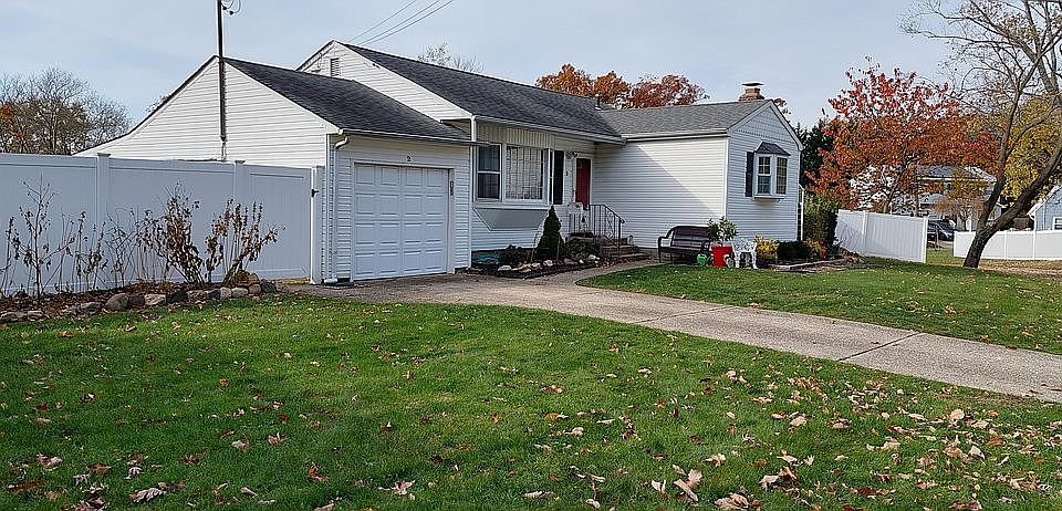 2nd image of 2 Stan Haven Pl