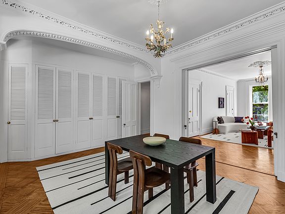 3rd image of 459 W 24th St #Prl