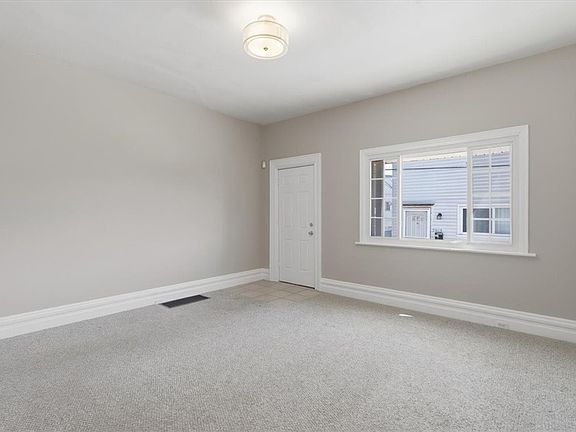 5th image of 3914 Clement Way