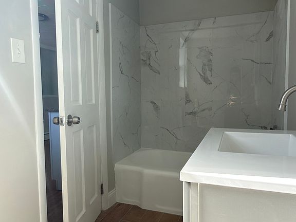 3rd image of 18 Lincoln Ave #1