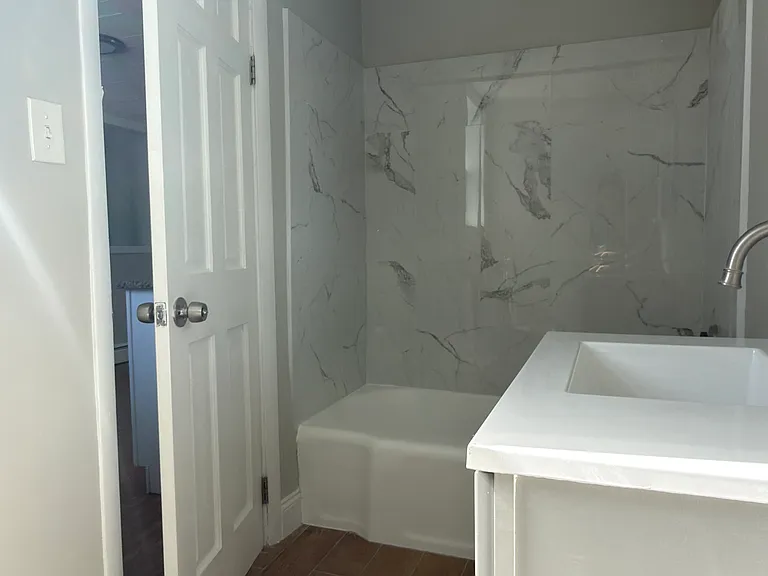 18 Lincoln Ave #1 — Photo 4