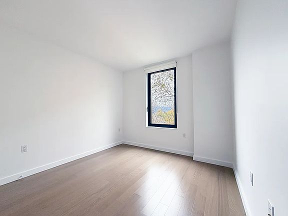 4th image of 2395 Palisade Ave #526
