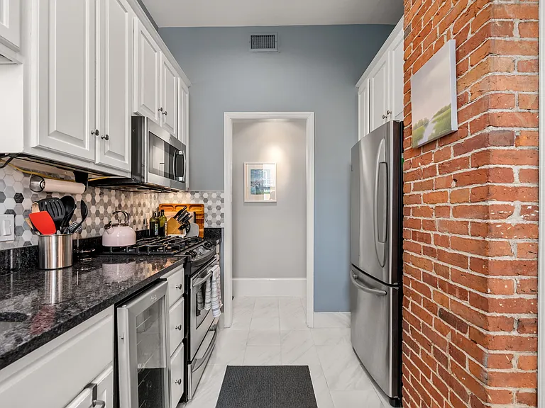 40 Chestnut St #2 — Photo 7