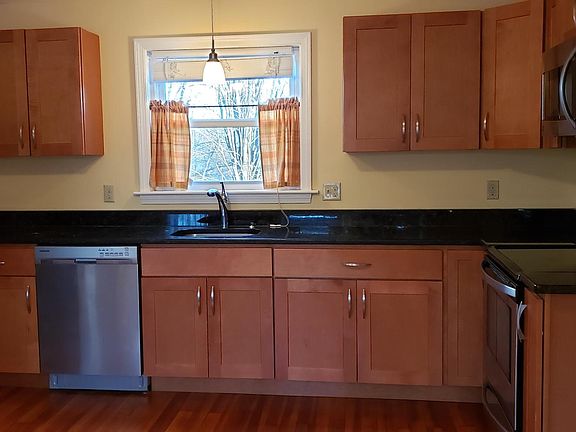 3rd image of 763 Hilldale Ave #4