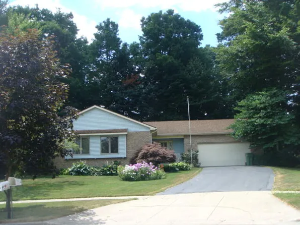 4122 Cambot Ct NW, Grand Rapids, MI 49534