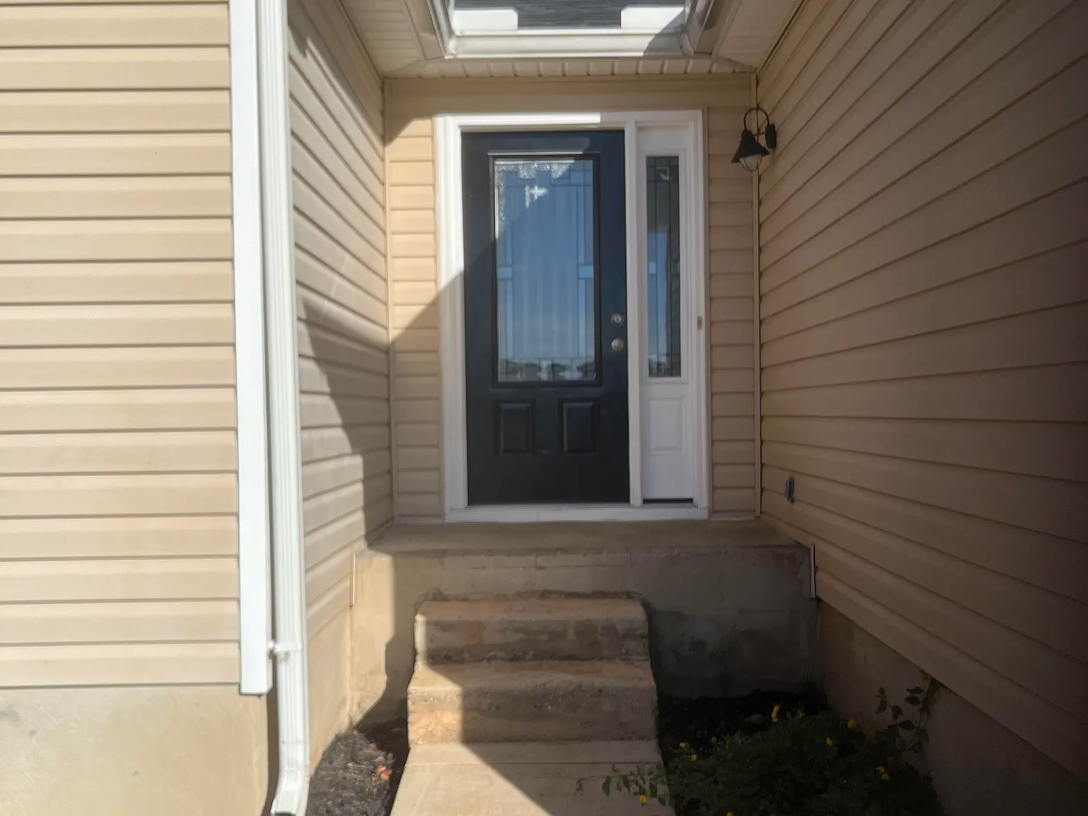 3 bed, 1456 sqft, $3,500 — Photo 2