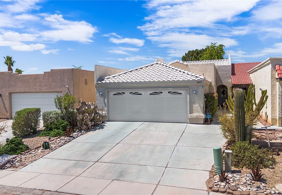 1st image of 2827 Country Club Drive