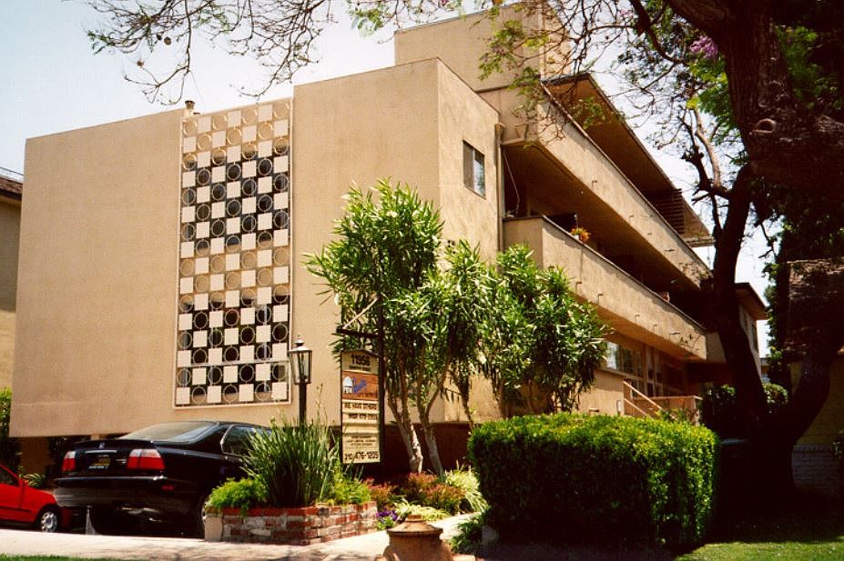 11956 Dorothy Avenue Exterior Building