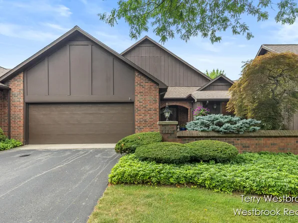 6051 N Gatehouse Dr SE, Grand Rapids, MI 49546