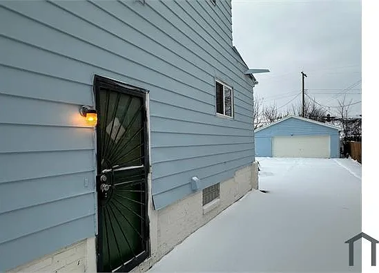 4 bed, 1429 sqft, $1,950 — Photo 3