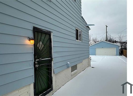 3rd image of 3854 E 146th St