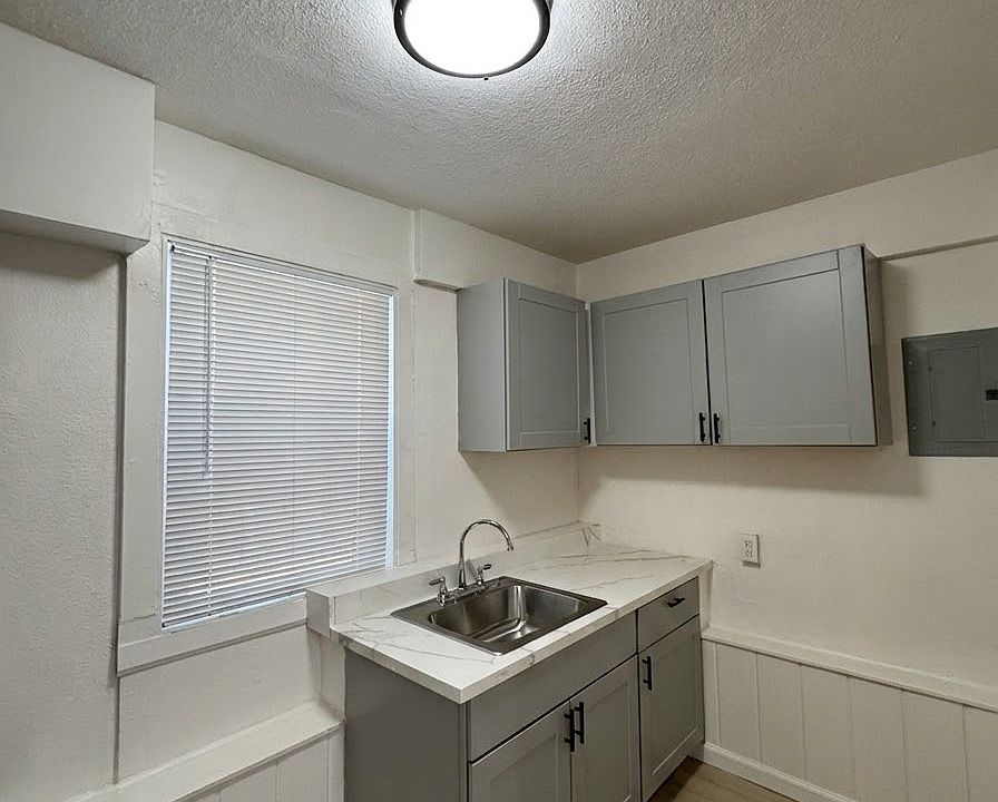 1st image of 1631 T St APT B