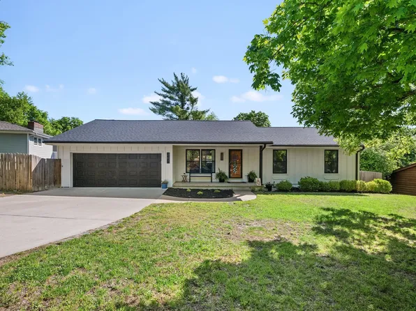 207 Carlisle Ter, Manhattan, KS 66503