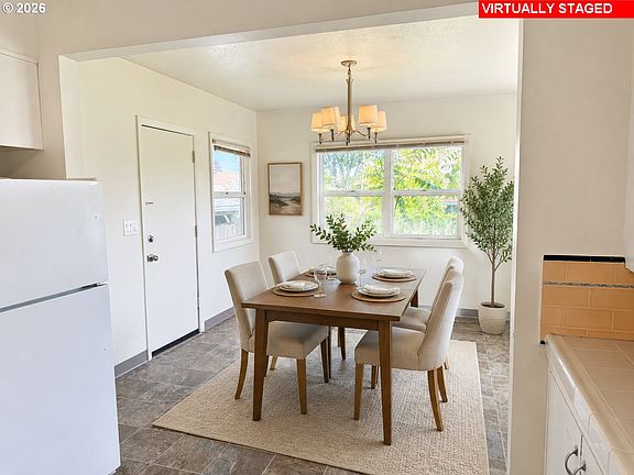 4th image of 8428 SE 17th Ave