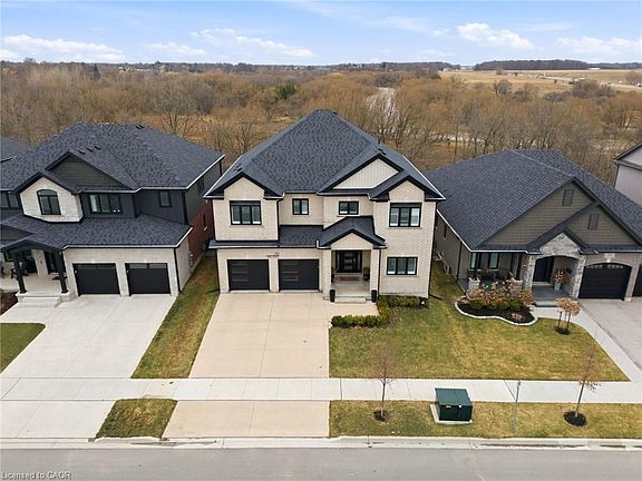 3rd image of 39 Mill Race Cres
