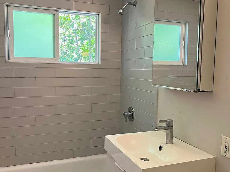 565 Manzanita Ave — Photo 16
