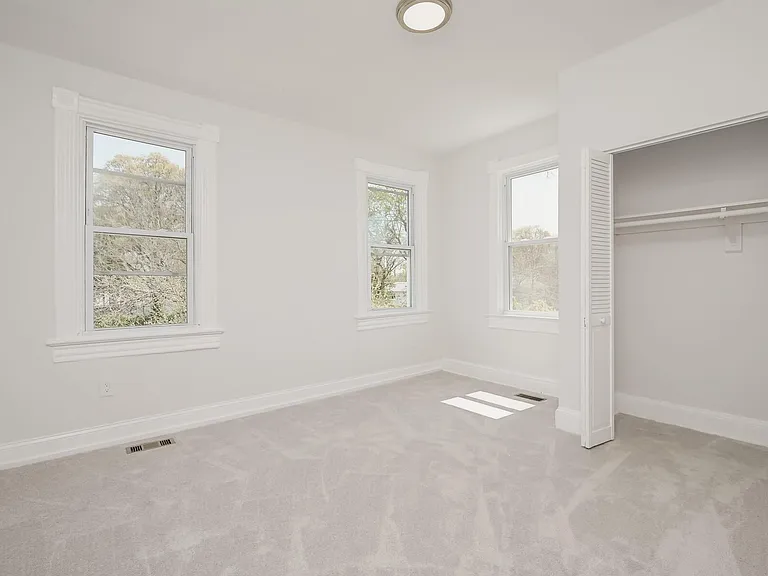 4201 E West Hwy — Photo 28