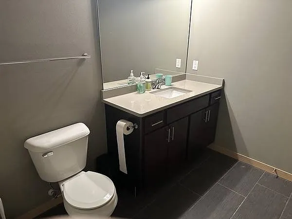 902 Drake St #306 — Photo 9
