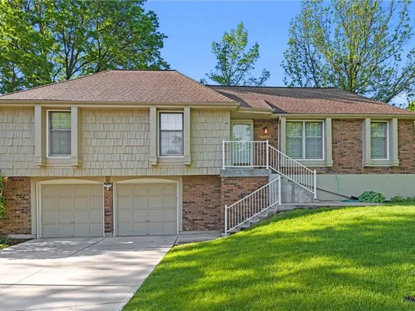 16605 W 146th Ter, Olathe, KS 66062