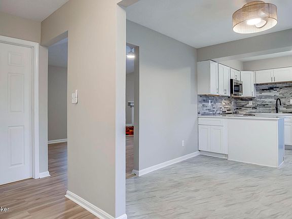 5th image of 3703 Bartlett Ct