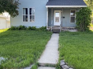 435 16th St, Marion, IA 52302